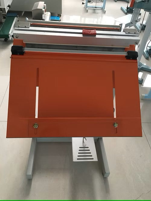 Pedal Sealing Machine With Cutter